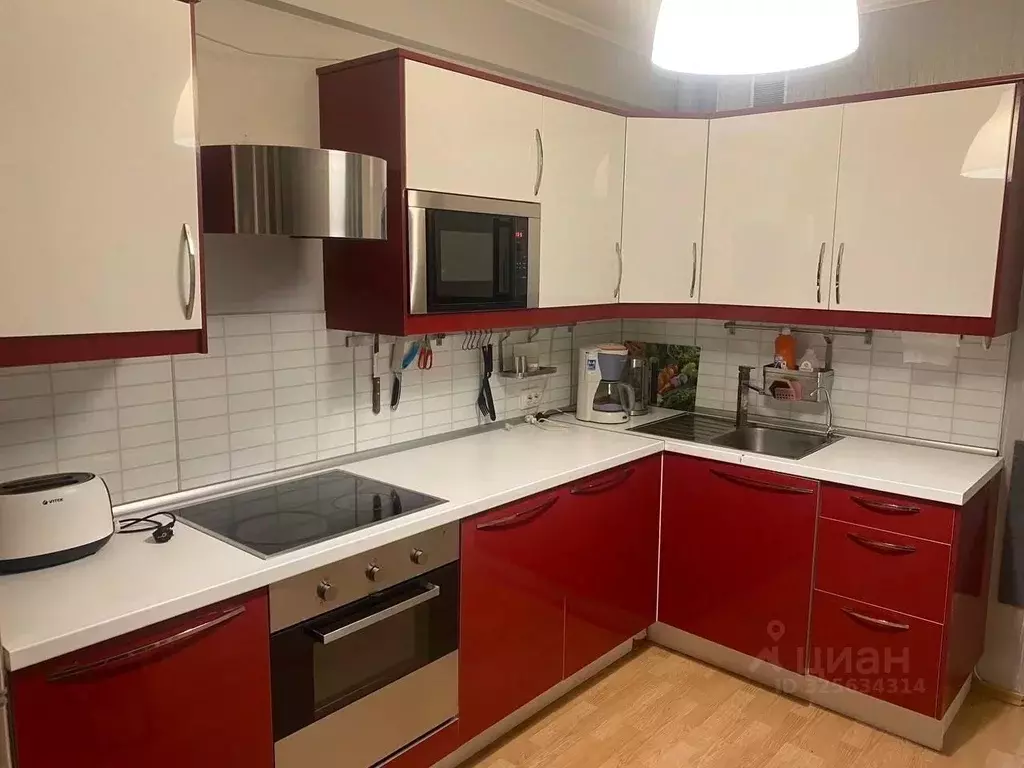 3-к кв. Свердловская область, Екатеринбург ул. Дорожная, 15 (68.0 м) - Фото 2