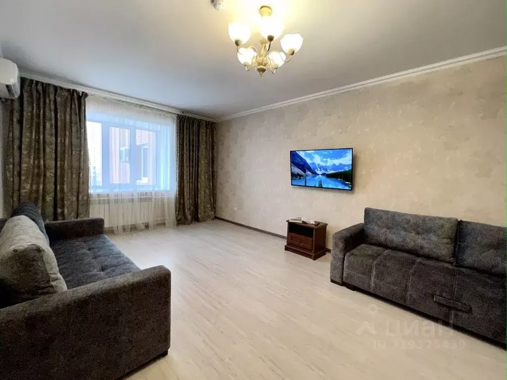 2-к кв. Оренбургская область, Оренбург ул. Орджоникидзе, 86 (80.0 м) - Фото 1