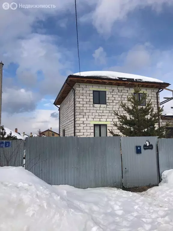 Дом в Среднеуральск, Тихий переулок, 2 (220 м) - Фото 0