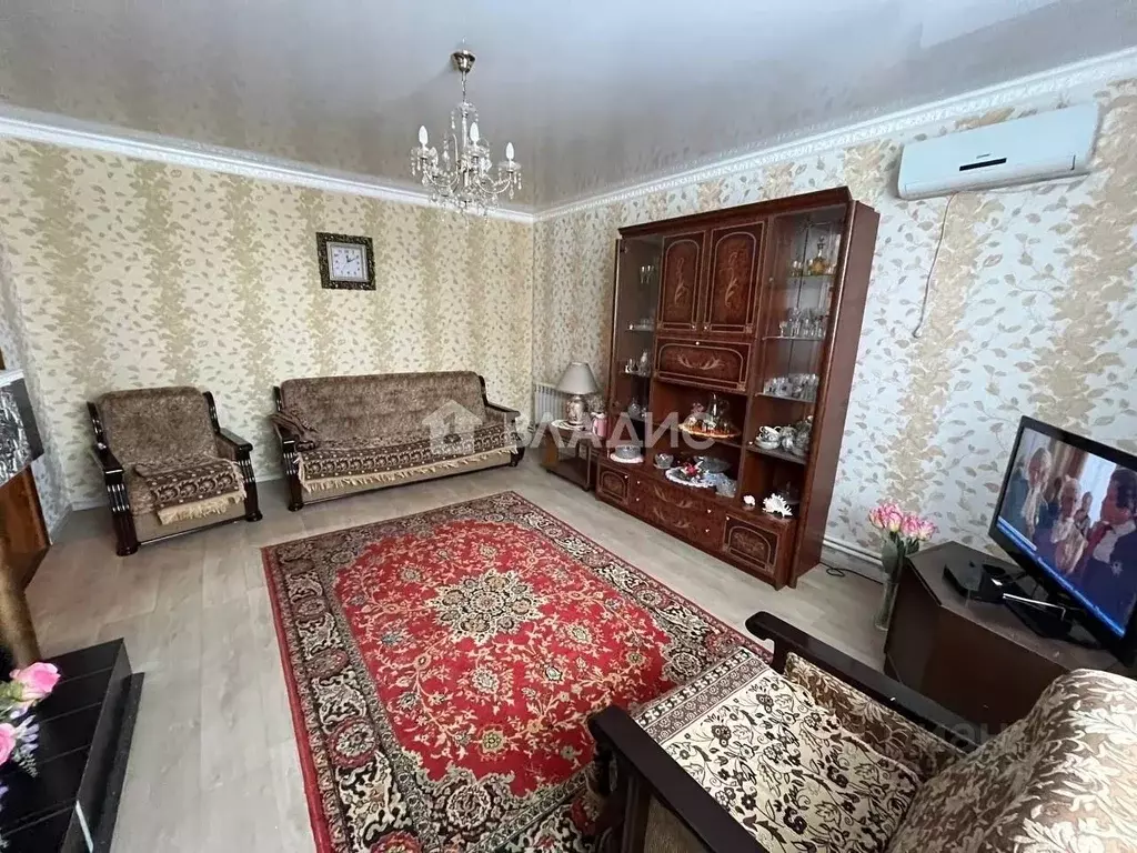 Дом в Белгородская область, Старый Оскол ул. Сталеваров (220 м) - Фото 0