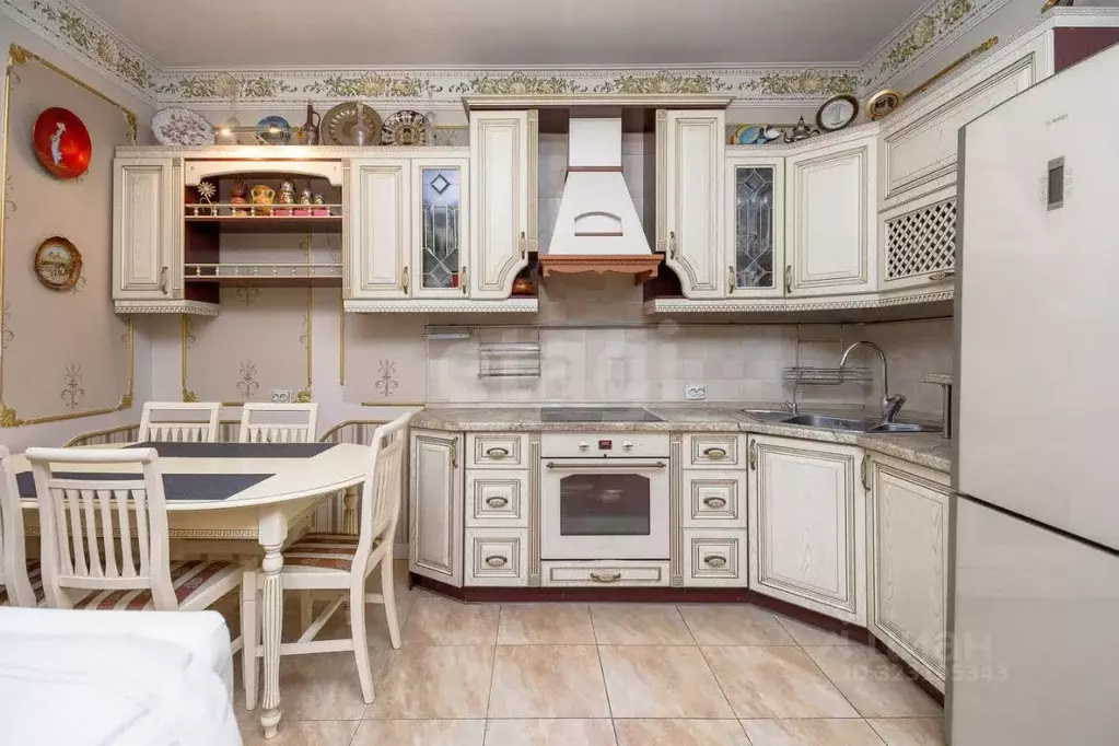 2-к кв. Тюменская область, Тюмень ул. Клары Цеткин, 61к1 (91.9 м) - Фото 1