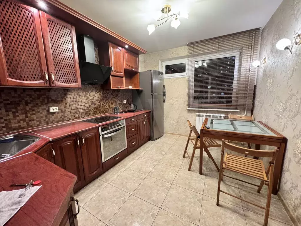 2-к. квартира, 60 м, 2/9 эт. - Фото 1