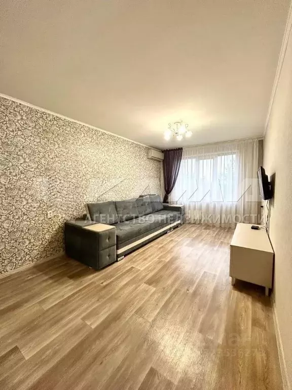 1-к кв. Татарстан, Набережные Челны просп. Мира, 47 (33.0 м) - Фото 1