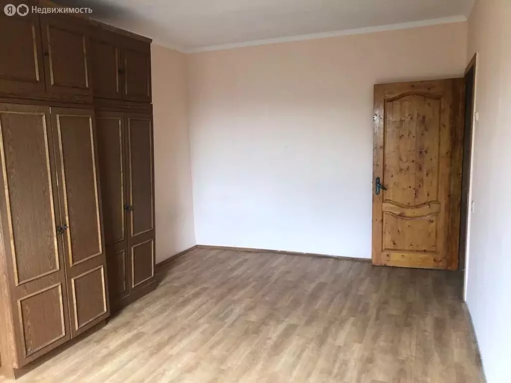 3-комнатная квартира: Кисловодск, Азербайджанская улица, 1 (78 м) - Фото 1