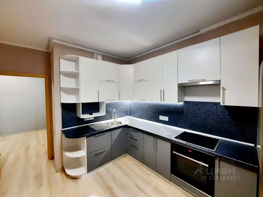 2-к кв. Татарстан, Казань просп. Победы, 139Ак1 (68.0 м) - Фото 0