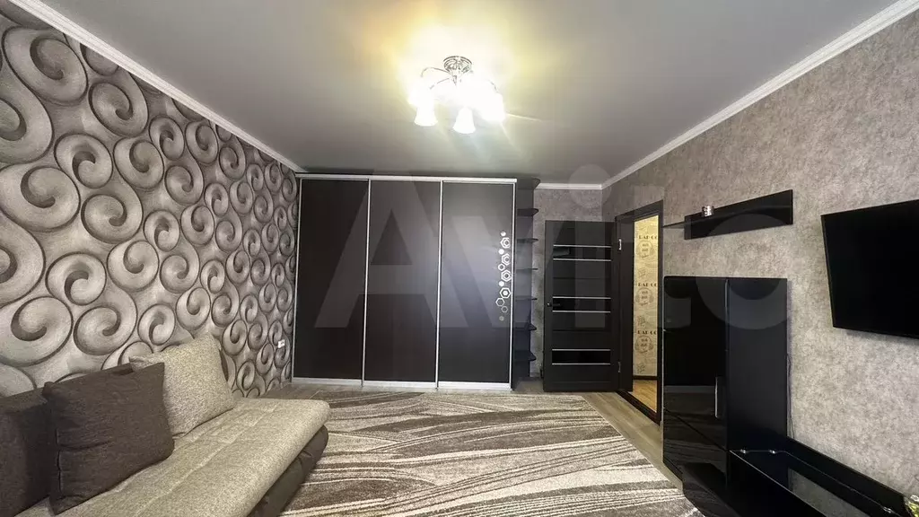 2-к. квартира, 55 м, 3/3 эт. - Фото 1