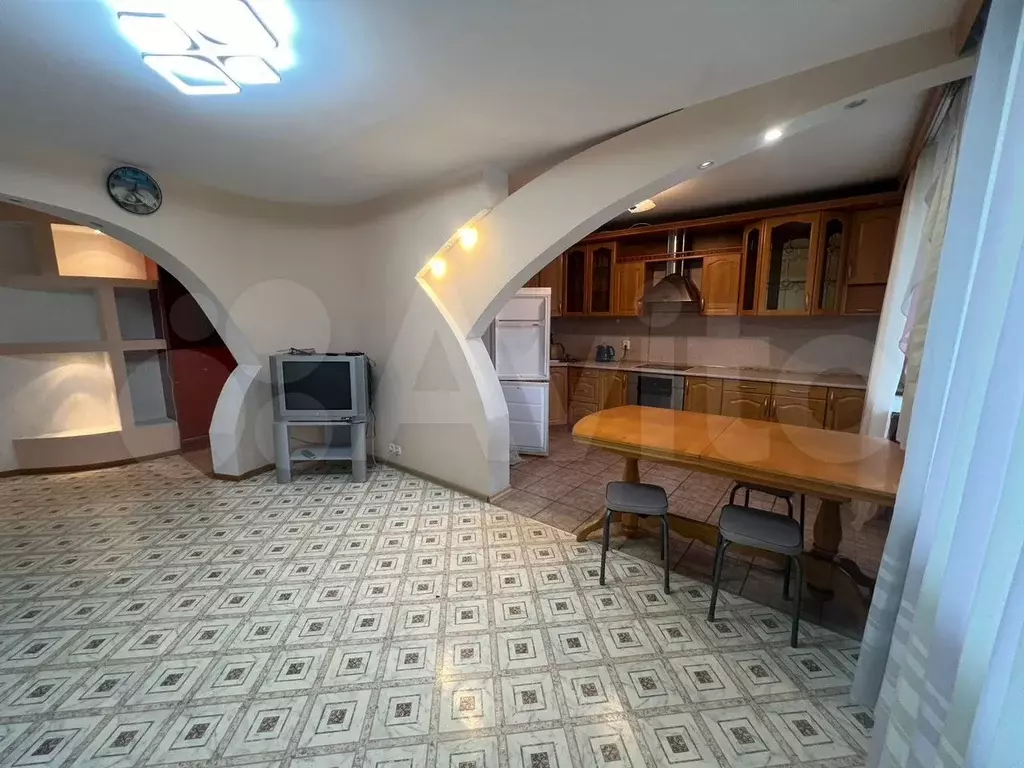 4-к. квартира, 90 м, 3/9 эт. - Фото 0