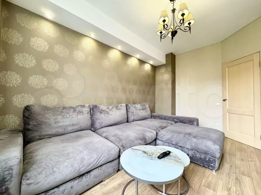 3-к. квартира, 72 м, 3/6 эт. - Фото 0