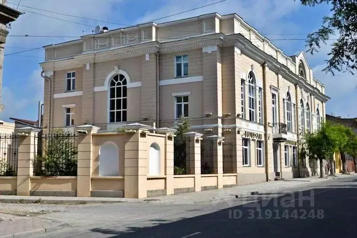 Дом в Крым, Евпатория ул. Караева, 3 (1349 м) - Фото 0