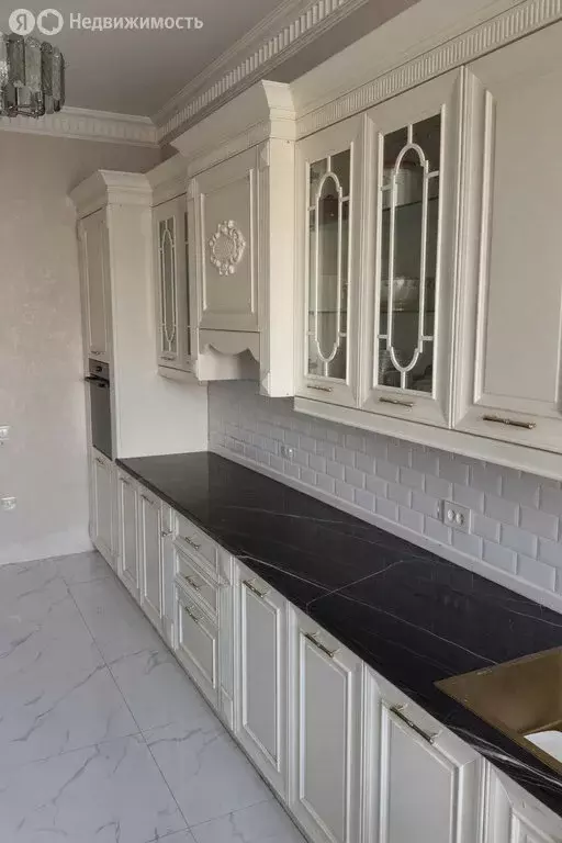 2-комнатная квартира: Махачкала, улица Хуршилова, 7 (72 м) - Фото 1