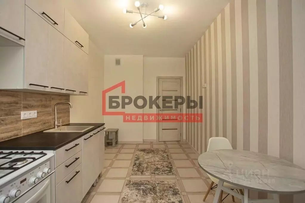 2-к кв. Севастополь ул. Павла Корчагина, 23 (63.0 м) - Фото 0