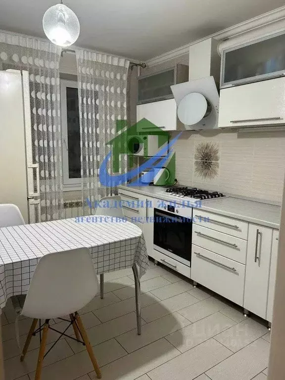 3-к кв. Оренбургская область, Орск Новый город мкр, ул. Беляева, 2 ... - Фото 0