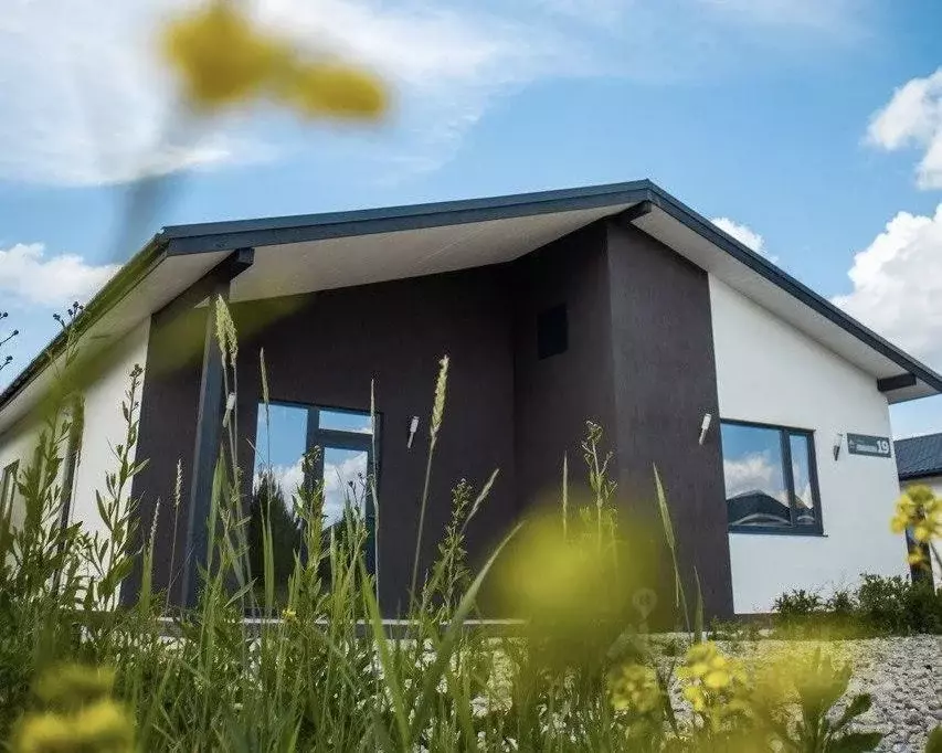 Дом в Свердловская область, Полевской муниципальный округ, с. ... - Фото 1