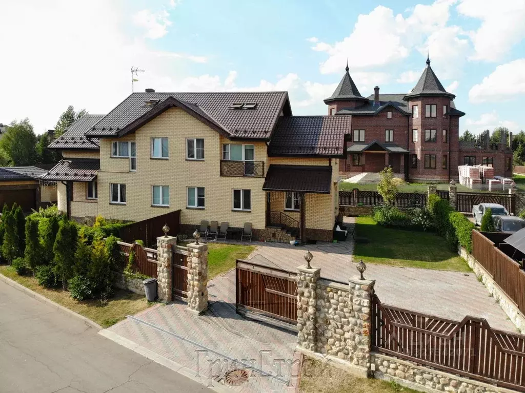 Таунхаус в Московская область, Наро-Фоминский городской округ, д. ... - Фото 1