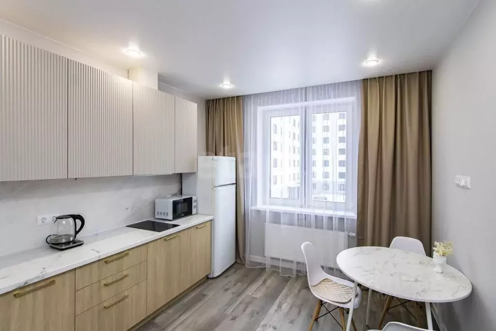 1-к кв. Тюменская область, Тюмень ул. Республики, 204к11 (38.2 м) - Фото 1