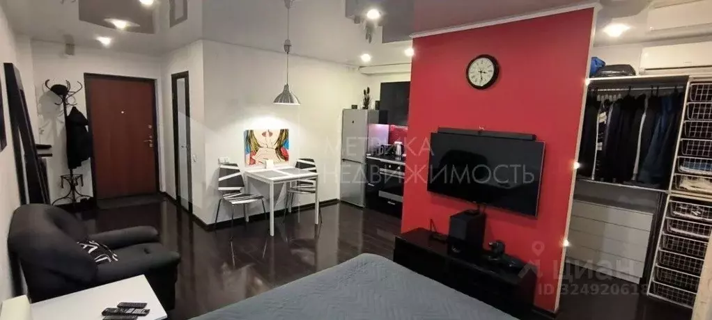 Студия Тюменская область, Тюмень ул. Ю.-Р.Г. Эрвье, 30к4 (31.0 м) - Фото 1