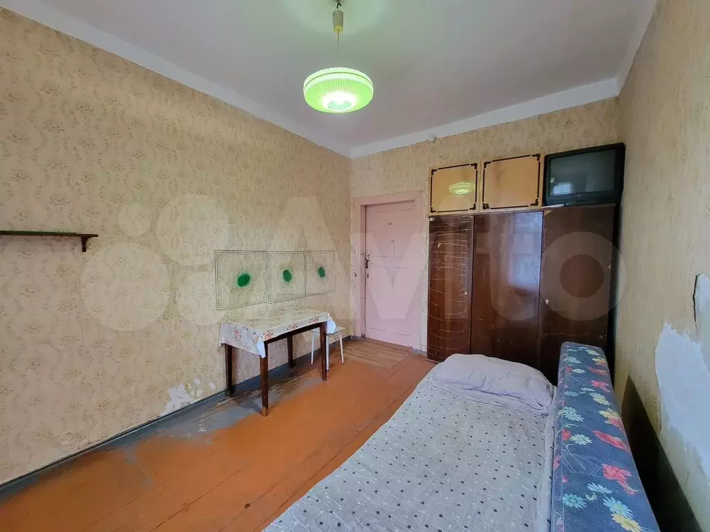 Комната 13 м в 3-к., 2/2 эт. - Фото 1