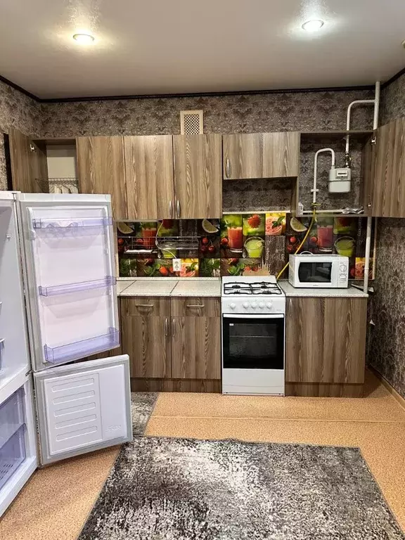 2-к кв. Татарстан, Альметьевск ул. Шевченко, 162 (60.0 м) - Фото 0