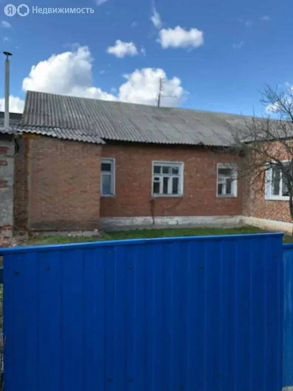 Дом в посёлок городского типа Томаровка, улица Стройучасток, 3 (62 м) - Фото 1