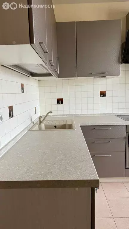 3-комнатная квартира: Тольятти, улица 40 лет Победы, 15 (68 м) - Фото 1