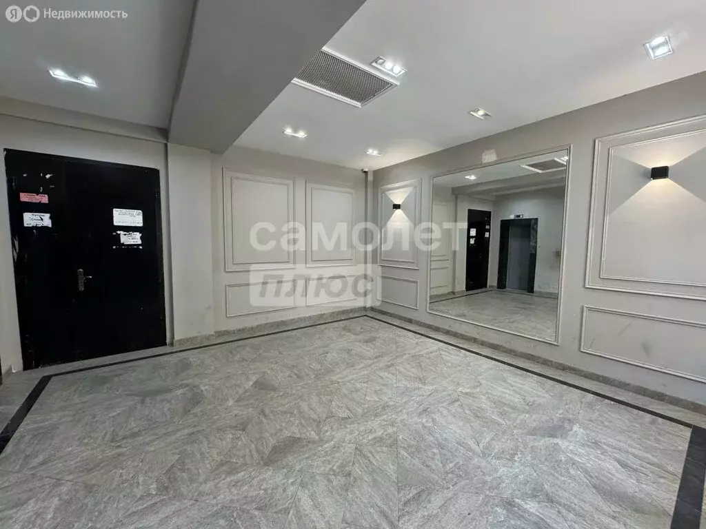 3-комнатная квартира: Махачкала, Хаджалмахинская улица, 41Е (213 м) - Фото 1