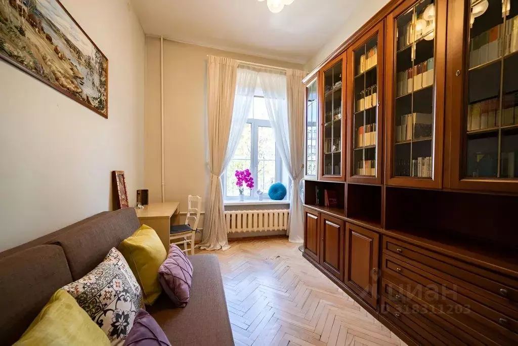 3-к кв. Санкт-Петербург 1-я Васильевского острова линия, 20 (80.0 м) - Фото 1