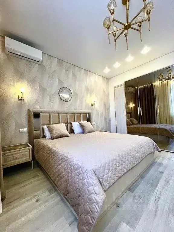 1-к кв. Краснодарский край, Новороссийск ул. Энгельса, 60 (65.0 м) - Фото 0