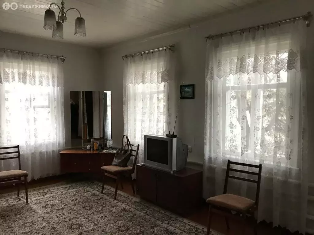 Дом в хутор Старая Станица, улица Ломоносова (160 м) - Фото 1