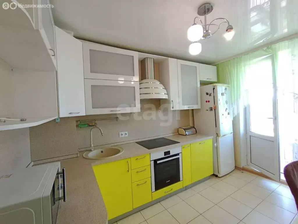 3-комнатная квартира: Елизово, улица Гришечко, 5 (67.7 м) - Фото 0