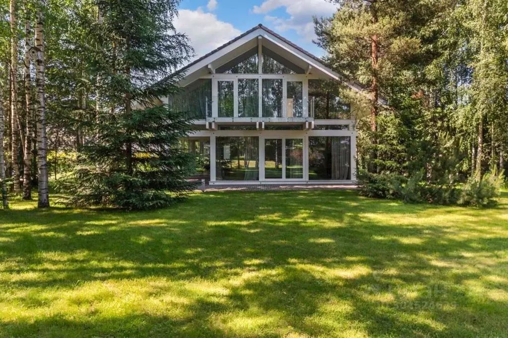 Дом в Ленинградская область, Всеволожский район, Бугровское городское ... - Фото 1