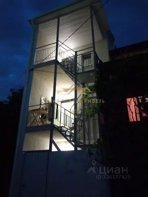 Дом в Крым, Евпатория ул. Пушкина, 35 (100 м) - Фото 1