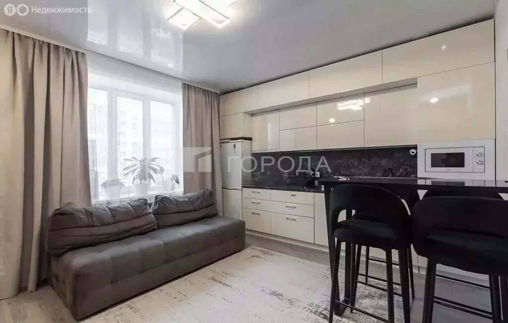 3-комнатная квартира: Барнаул, улица Попова, 142 (64.7 м) - Фото 1