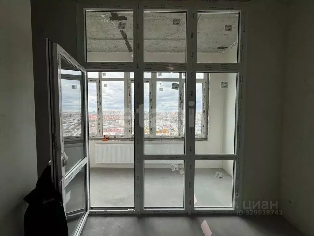 Студия Тюменская область, Тюмень ул. Эльвиры Федоровой, 1 (28.6 м) - Фото 1