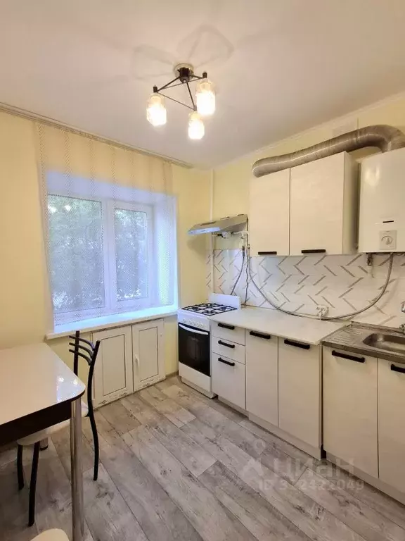2-к кв. Марий Эл, Йошкар-Ола Якова Эшпая ул., 154 (42.4 м) - Фото 0