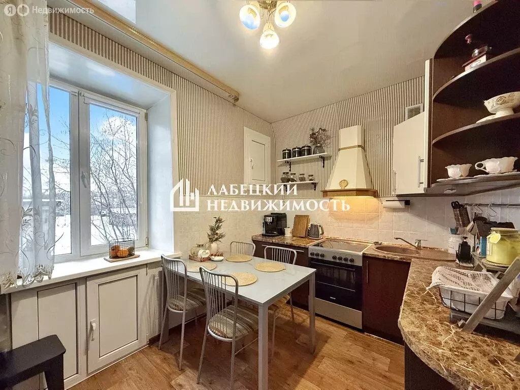 3-комнатная квартира: Осинники, улица Ленина, 129 (71.8 м) - Фото 1