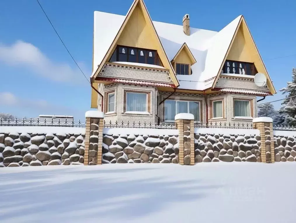 Дом в Ленинградская область, Киришский район, Будогощь пгт ул. ... - Фото 1