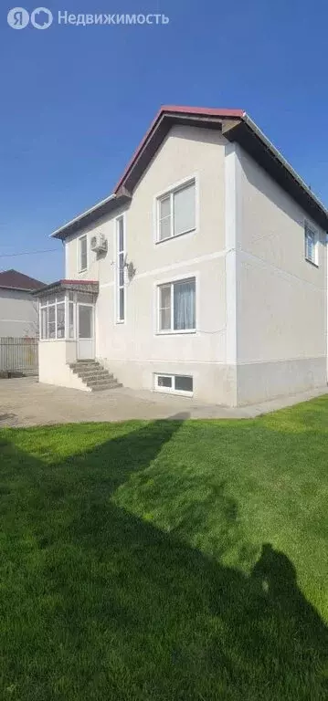 Дом в село Крым, улица Генерала Джелаухова (187.2 м) - Фото 1