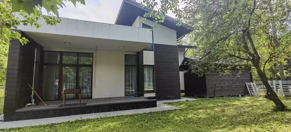 Дом в Московская область, Одинцовский городской округ, с. Жаворонки, ... - Фото 2