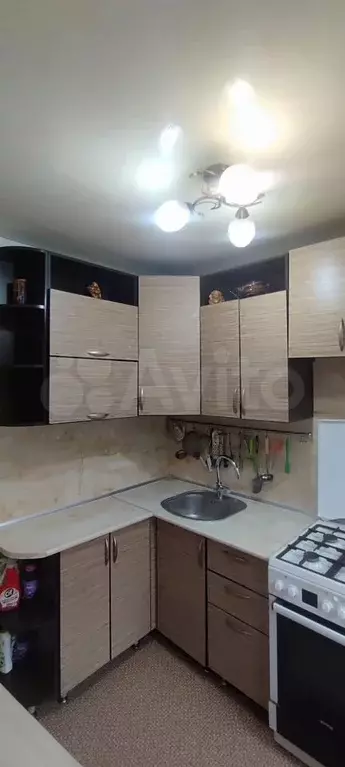 4-к. квартира, 60 м, 5/5 эт. - Фото 1