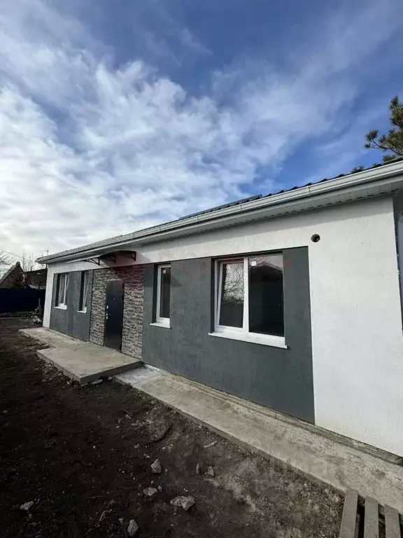 Дом в Ростовская область, Новочеркасск Сарматская ул., 200 (99 м) - Фото 1