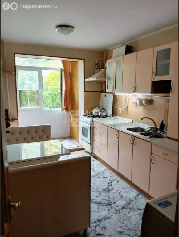 3-комнатная квартира: посёлок Тюменский, 4 (62.3 м) - Фото 1
