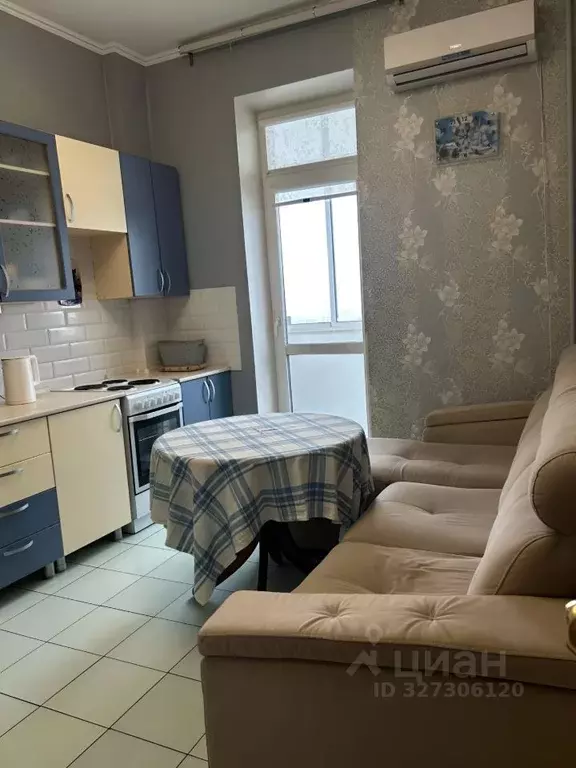 2-к кв. Пермский край, Пермь просп. Декабристов, 2 (64.3 м) - Фото 1