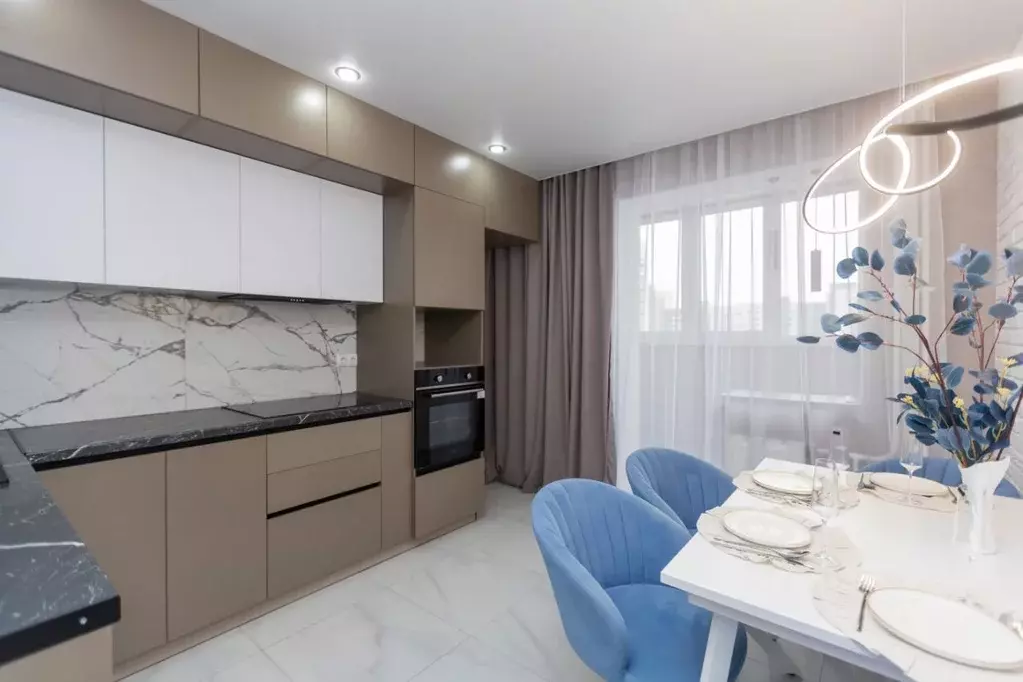 2-к кв. Оренбургская область, Оренбург ул. Автомобилистов, 13 (57.0 м) - Фото 1