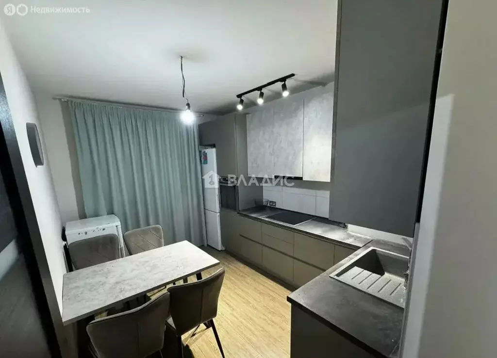 3-комнатная квартира: Улан-Удэ, Современная улица, 3 (63.2 м) - Фото 1