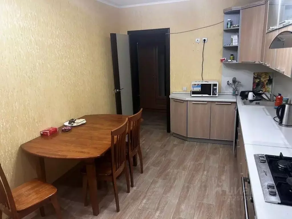 2-к кв. Чувашия, Чебоксары просп. Максима Горького, 14 (68.2 м) - Фото 2