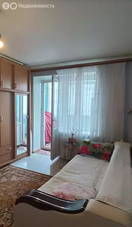 3-комнатная квартира: Каменск-Шахтинский, улица Ворошилова, 148 (62 м) - Фото 0