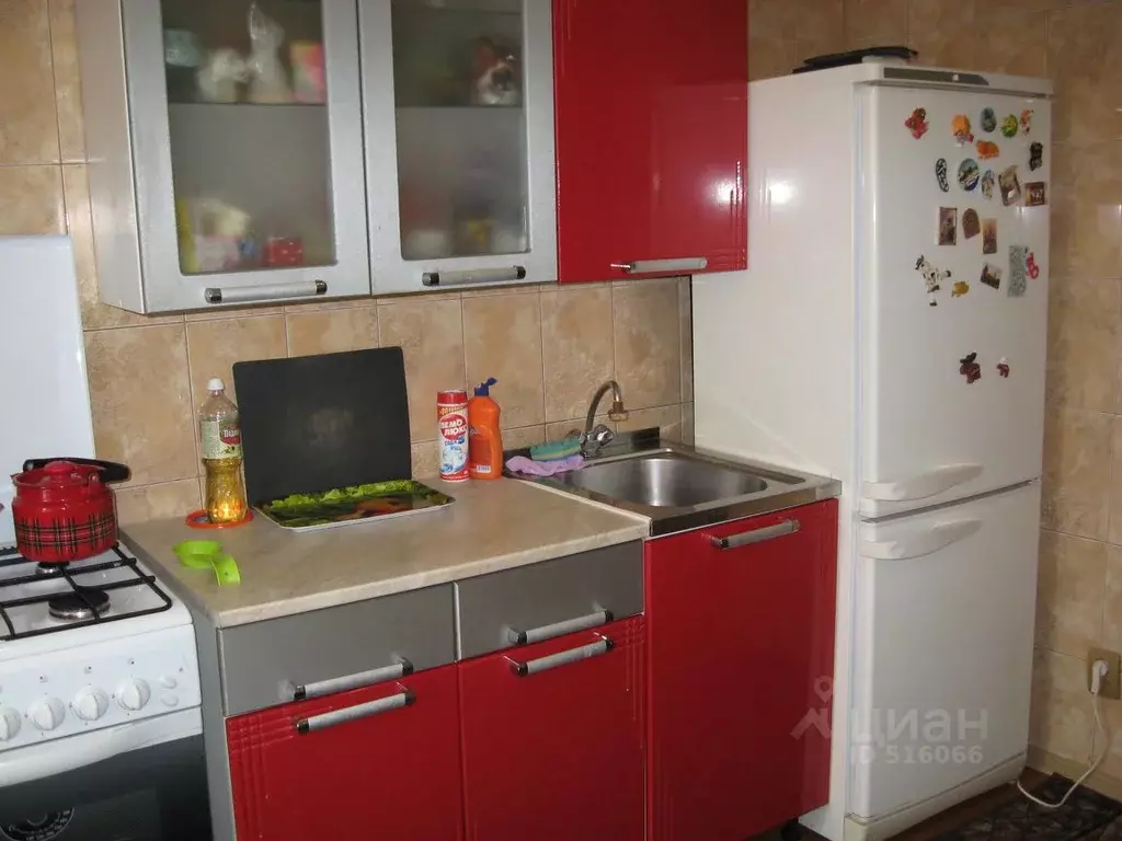 2-к кв. Псковская область, Псков ул. Кузбасской Дивизии, 30 (50.0 м) - Фото 0