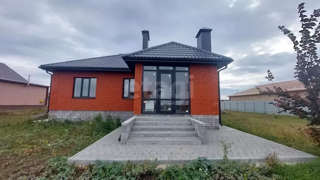 Дом в Белгородская область, Строитель Яковлевский городской округ, ул. ... - Фото 1