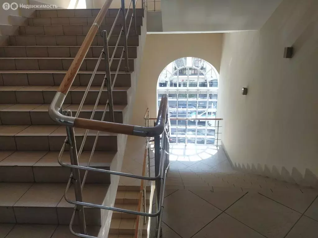 Офис (300 м) - Фото 1