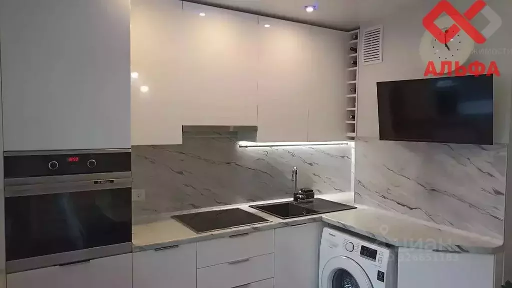 2-к кв. Кировская область, Киров ул. Ивана Попова, 56к1 (52.6 м) - Фото 1